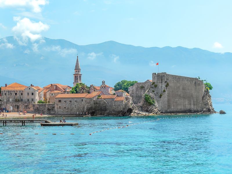 VİZESİZ İZMİR HAREKETLİ UÇAKLI BALKAN TURU