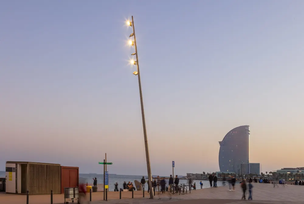 Barceloneta'da deniz kıyısında