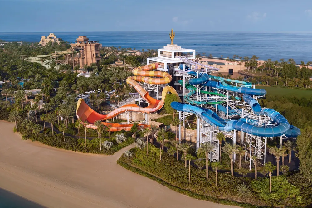 Aquaventure Waterpark: 105'ten fazla su kaydırağı
